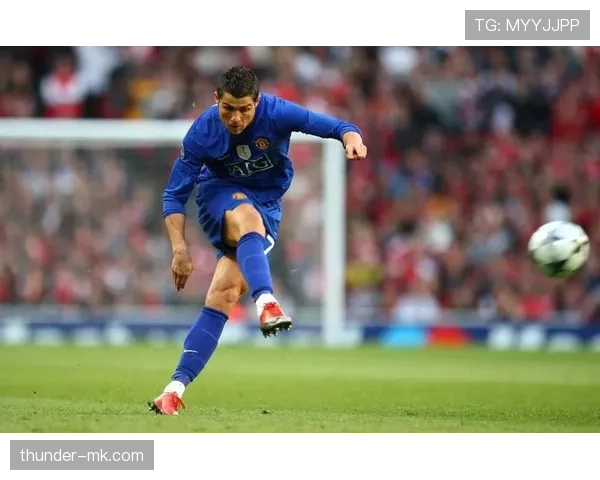 C罗任意球引发争议，裁判判罚成为焦点