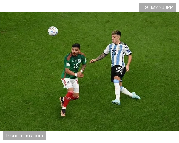 利桑德罗·马丁内斯再展锋芒，稳健发挥助球队力克强敌