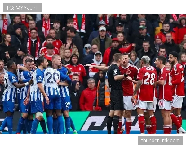 伯恩利英超首战逆转取胜，强势开局彰显争胜实力