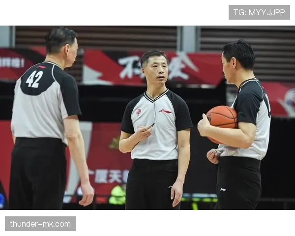 人墙距离不足9.15米，裁判为何不判罚？