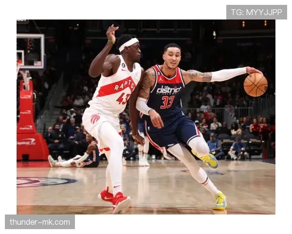 加里·特伦特三分出手提升35%拉开防守空间助猛龙进攻转换